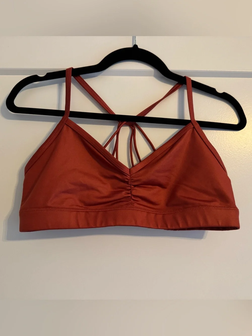 EUC! ALO Yoga Rust Red Strappy V-Neck Sports Bra, Size L